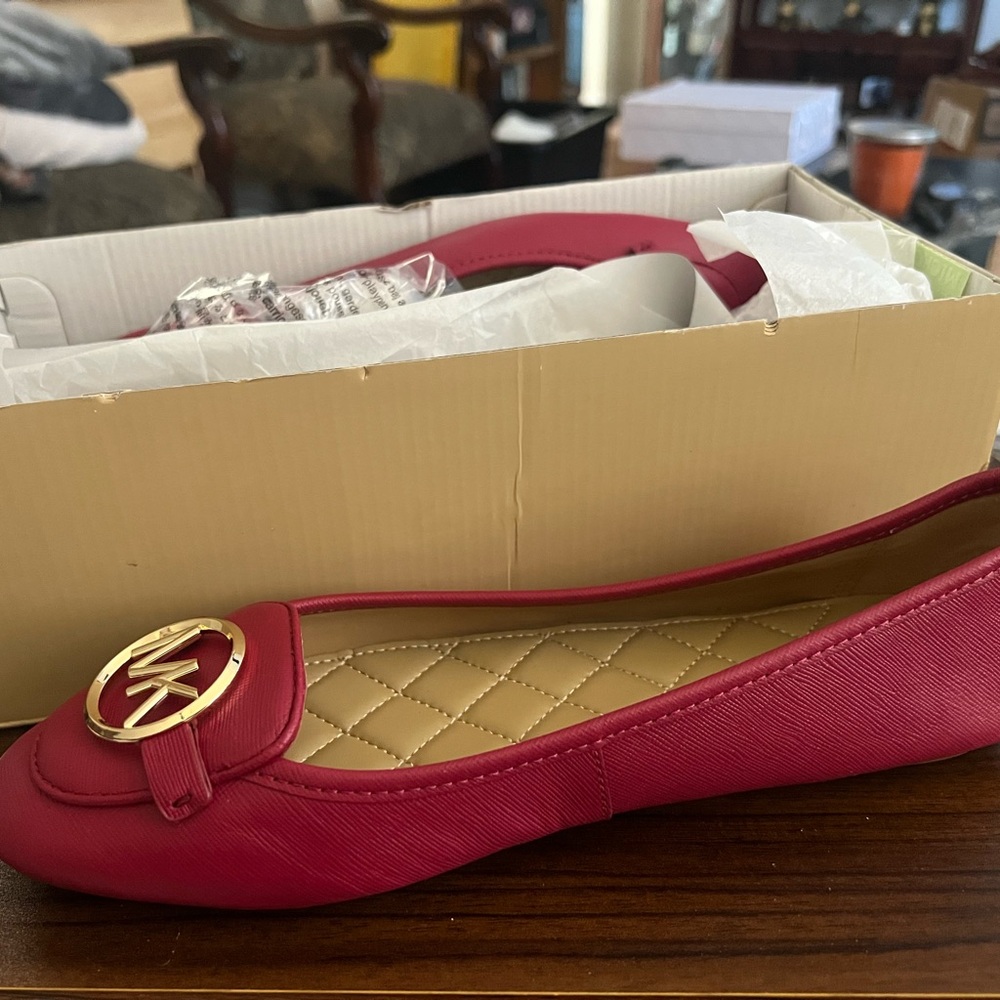 Michaels Women's Pink Loafers with Gold Accent
